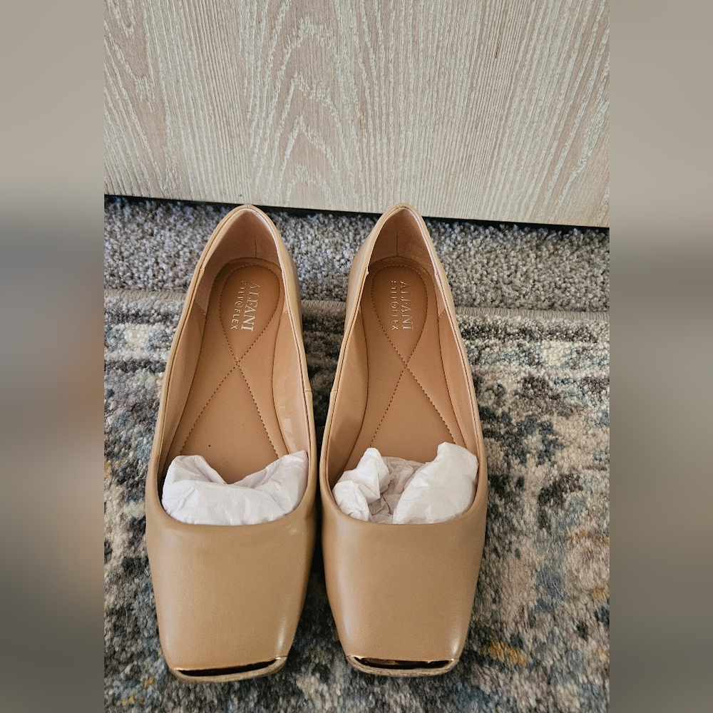 Alfani Women's Tan GOLD TOED Flats